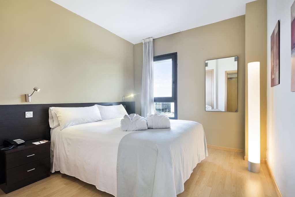 Apartamentos Tryp Madrid Airport Suites Δωμάτιο φωτογραφία