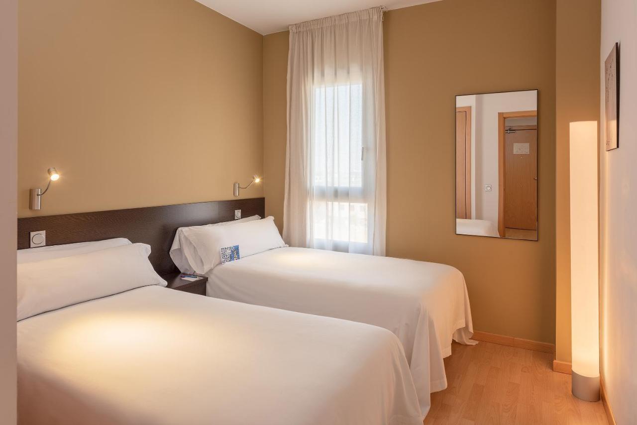 Apartamentos Tryp Madrid Airport Suites Εξωτερικό φωτογραφία