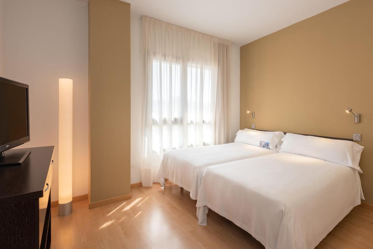 Apartamentos Tryp Madrid Airport Suites Εξωτερικό φωτογραφία