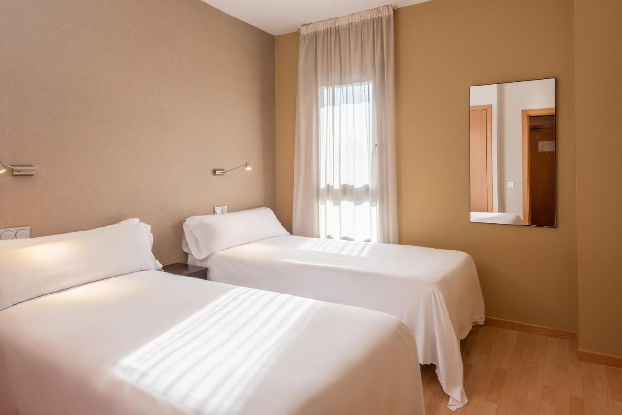 Apartamentos Tryp Madrid Airport Suites Εξωτερικό φωτογραφία